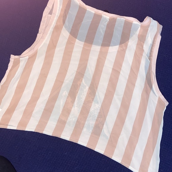 Crop Top - Picture 3 of 4